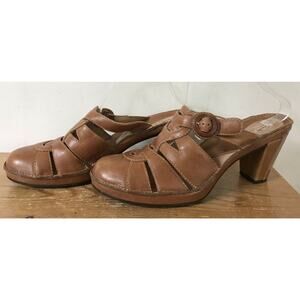 Clarks Artisan Collection Brown Leather Block Chunky Heels Mules Clogs 7.5M 38